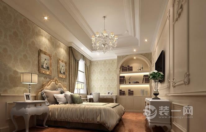 郑州装修网分享一套欧式宫廷装修效果图,本案业主喜欢典雅、浪漫、高贵的法式风格,追求生活的精雕细琢、富贵华丽。根据业主的生活需求,设计师为业主营造了独特的法式室内风格。 欧式宫廷装修户型图 恢弘大气地空间,不仅气势磅礴,还将法式建筑的雄伟造型美呈现出华贵,暖色系家具铺设在空间中,带来温润典雅和古典的多重魅力。 郑州装修网这套欧式宫廷装修效果图,空间好似博物馆珍藏,精美地雕刻花纹、金属散播着光芒,材质交错出新艺术;各类家具增添了华贵和奢侈风,让生活更有仪式感。 还沉醉在宫廷风里,却被蓝色罗马帘的优雅所